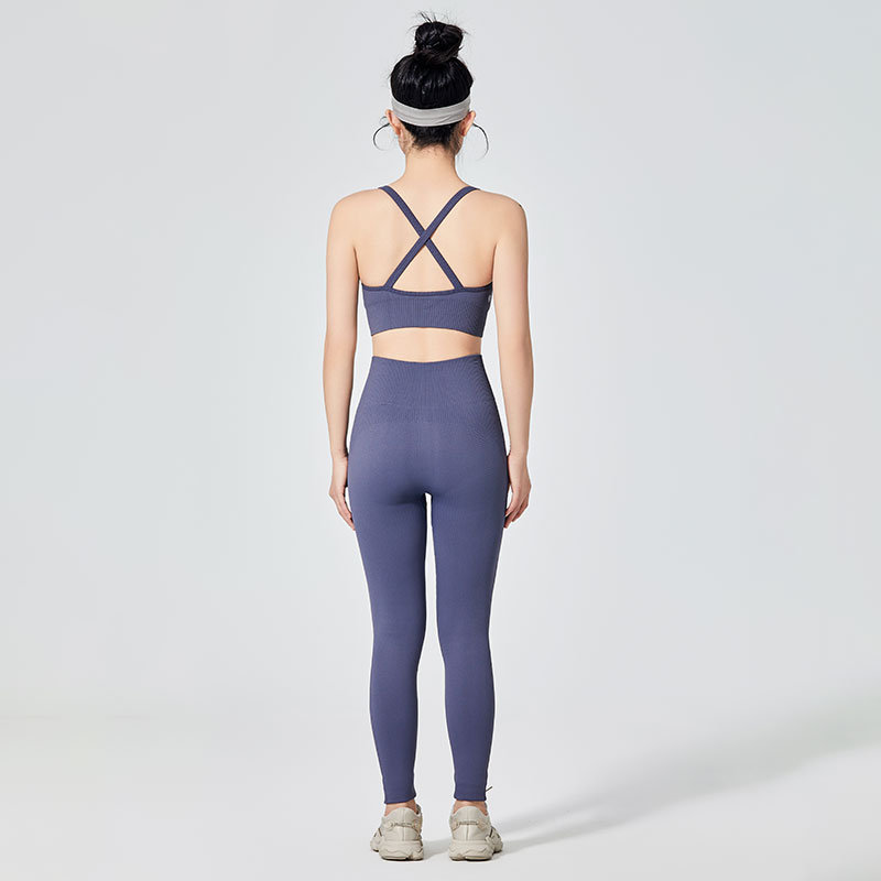 మహిళలు రంగుల సింపుల్ టైప్ స్పోర్ట్స్ లెగ్గింగ్స్ 