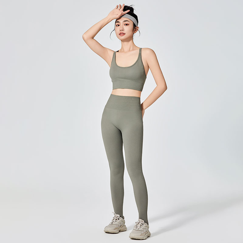 మహిళలు రంగుల సింపుల్ టైప్ స్పోర్ట్స్ లెగ్గింగ్స్ 