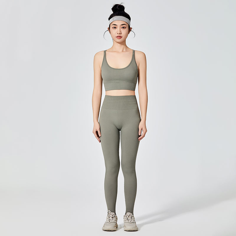 మహిళలు రంగుల సింపుల్ టైప్ స్పోర్ట్స్ లెగ్గింగ్స్ 