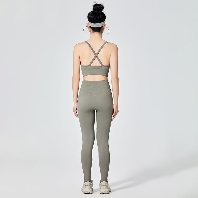 మహిళలు రంగుల సింపుల్ టైప్ స్పోర్ట్స్ లెగ్గింగ్స్ 